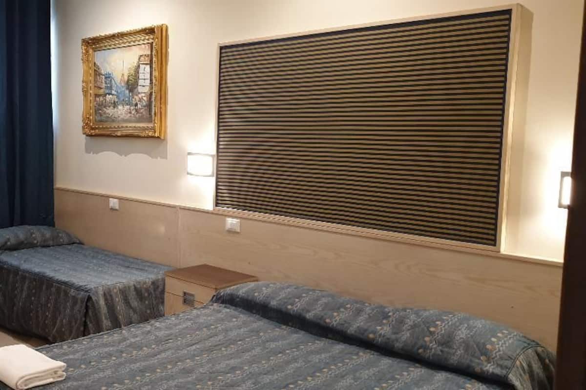 Dreibettzimmer, Annex