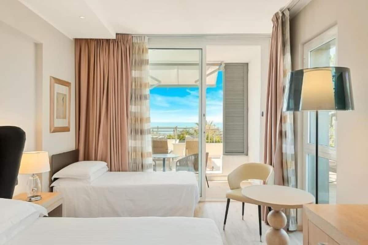 1 bedroom, minibar, in-room safe, individually furnished