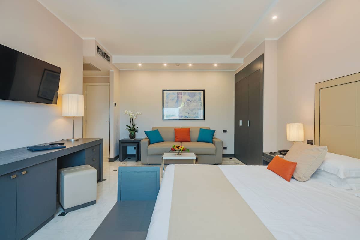 1 bedroom, minibar, in-room safe, individually furnished