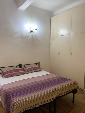 베이직 더블룸 | 책상, 방 음 설비, 다리미/다리미판, 무료 WiFi