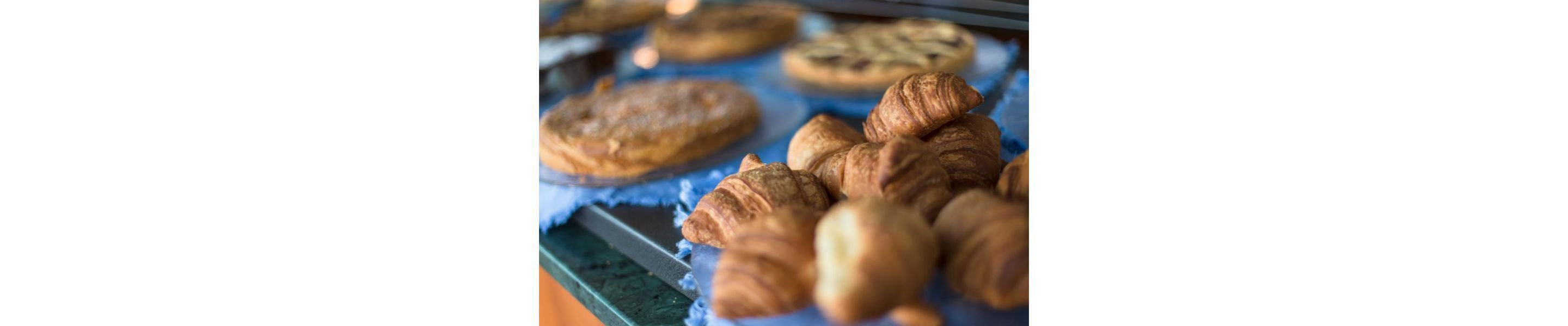 daily buffet breakfast (eur 5 per person)