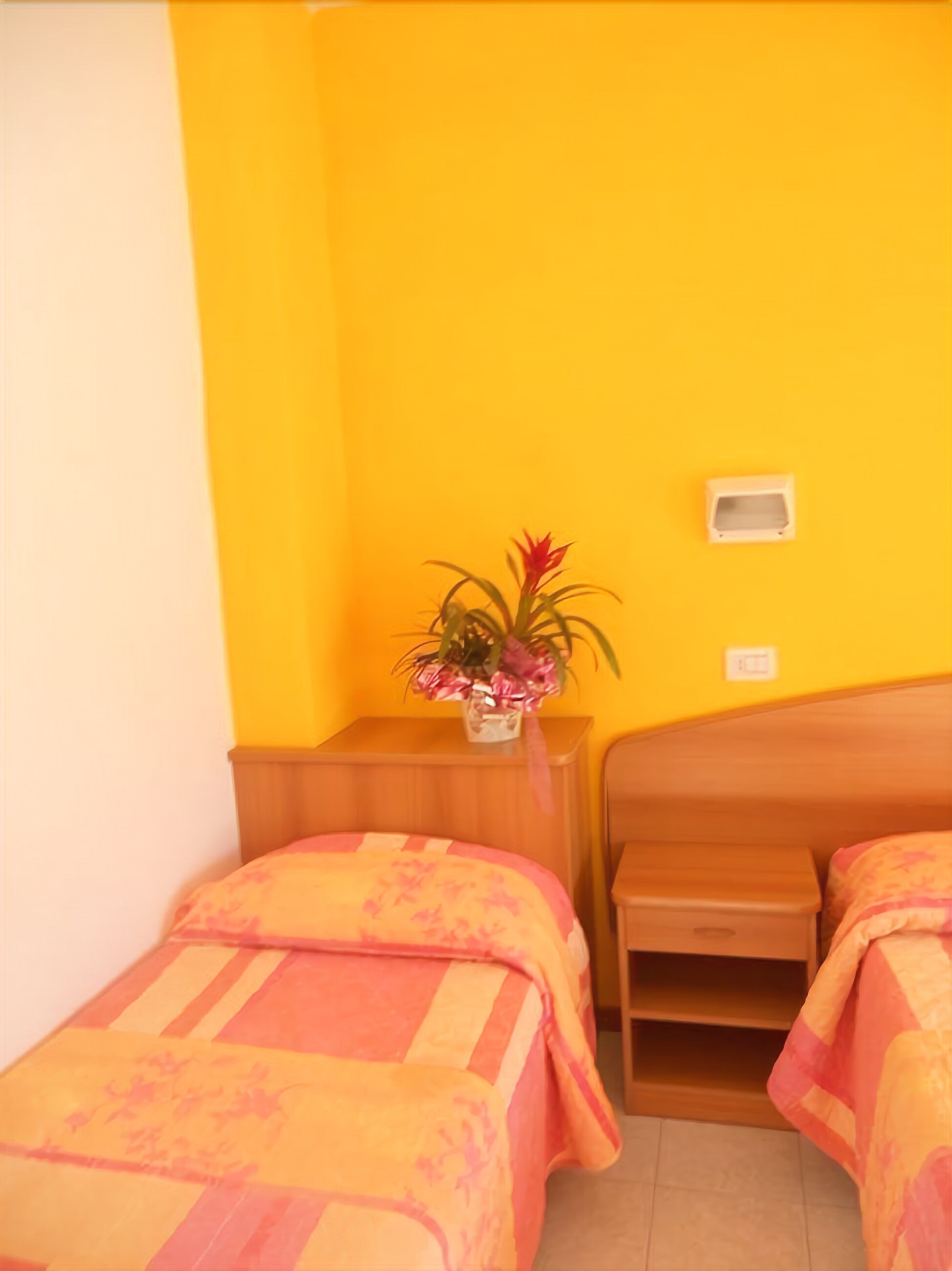 premium bedding, in-room safe, desk, soundproofing