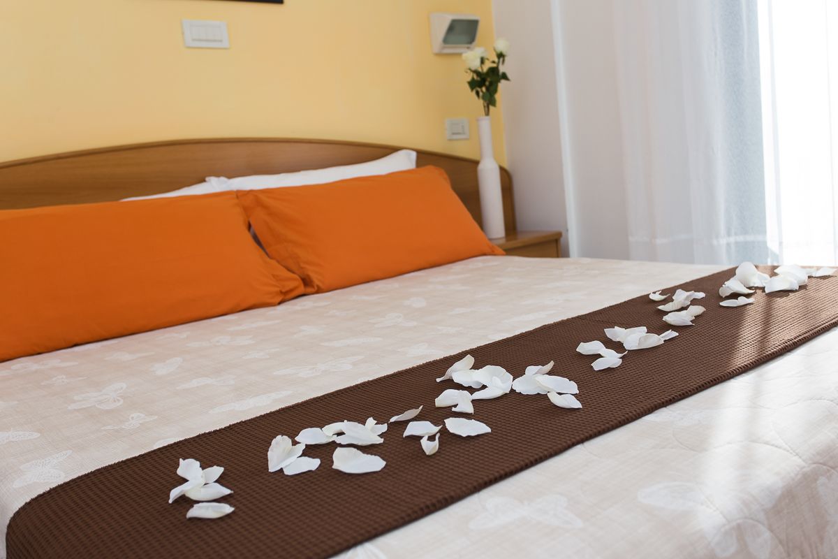 premium bedding, in-room safe, desk, soundproofing