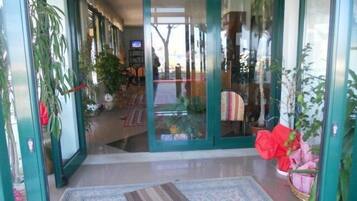 Entrée de l’hébergement