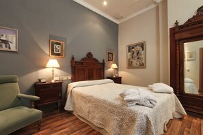 Double Room | Minibar, in-room safe, individually decorated, individually furnished - Taberna del Alabardero (Seville)