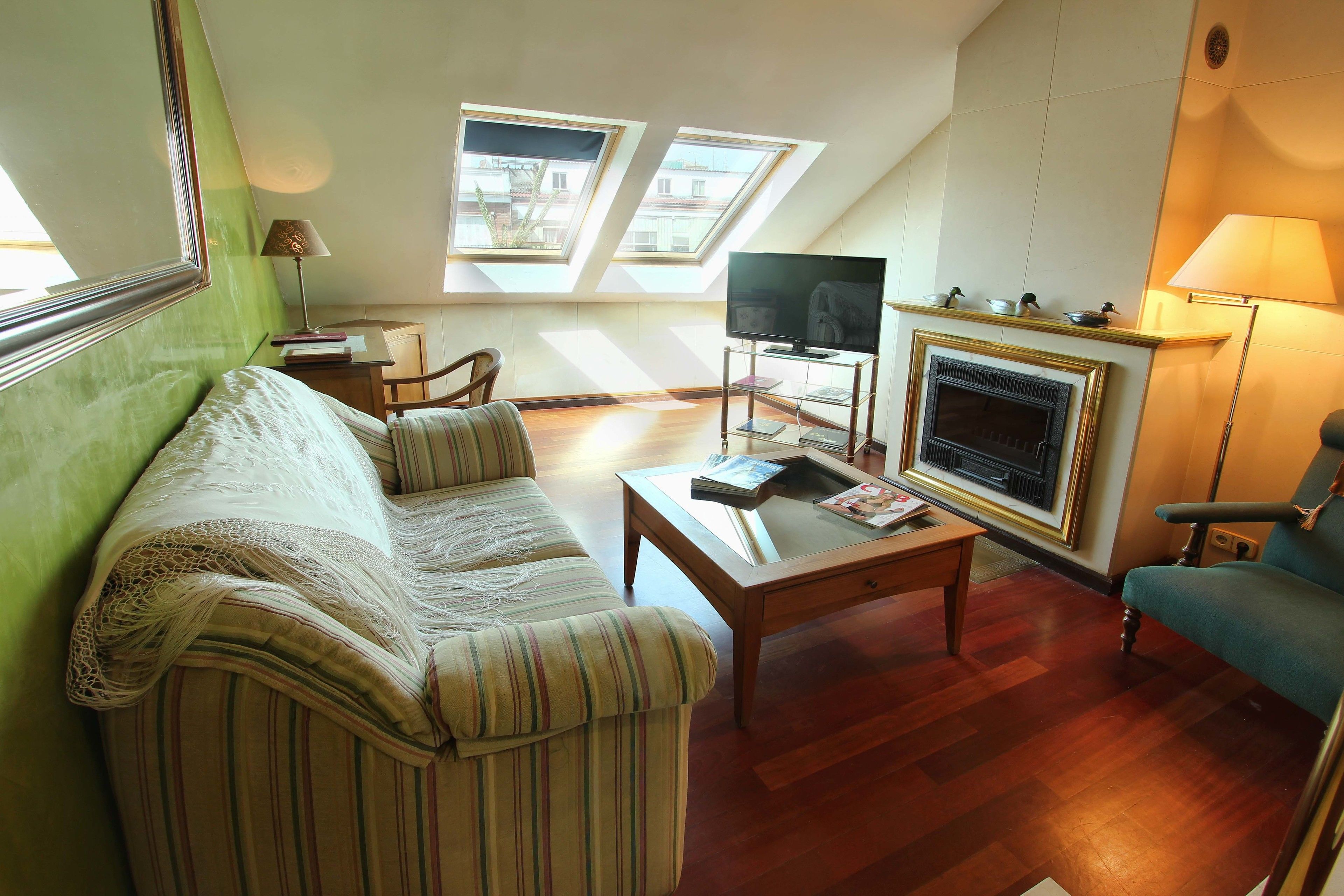 junior suite | living area | tv