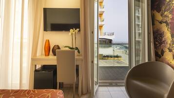 Zimmersafe, Schreibtisch, schallisolierte Zimmer, Babybetten