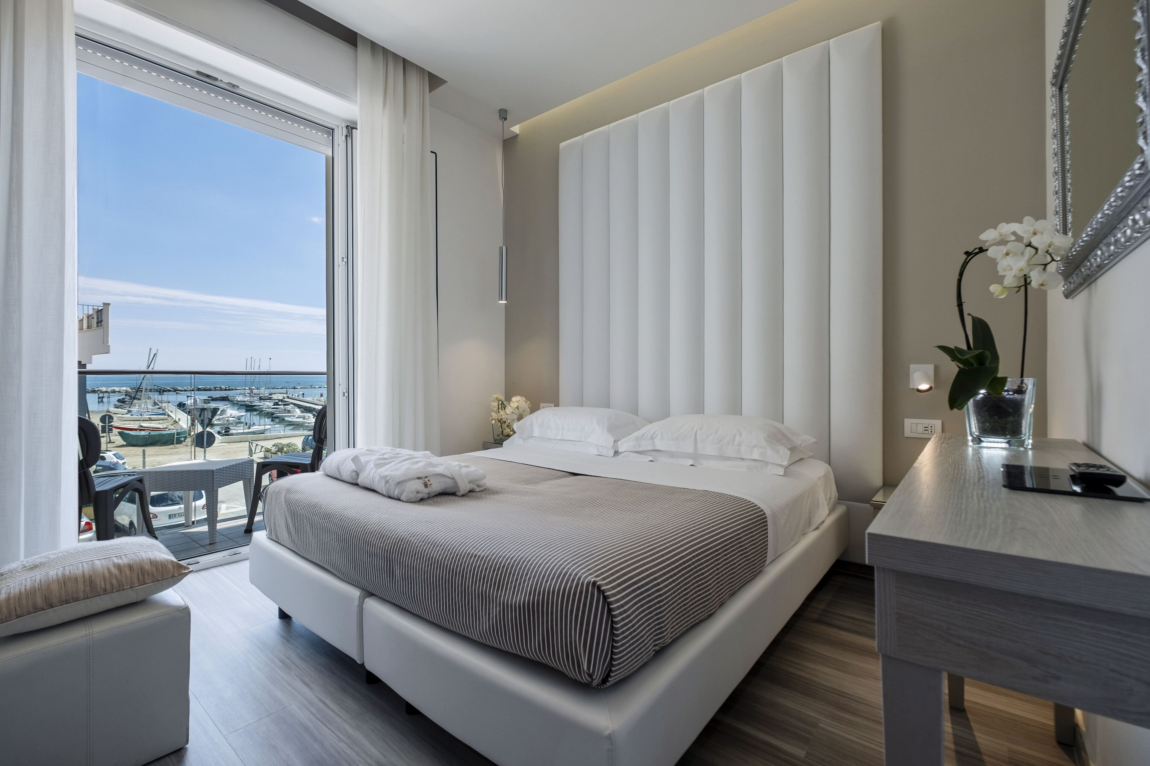 1 bedroom, in-room safe, desk, soundproofing