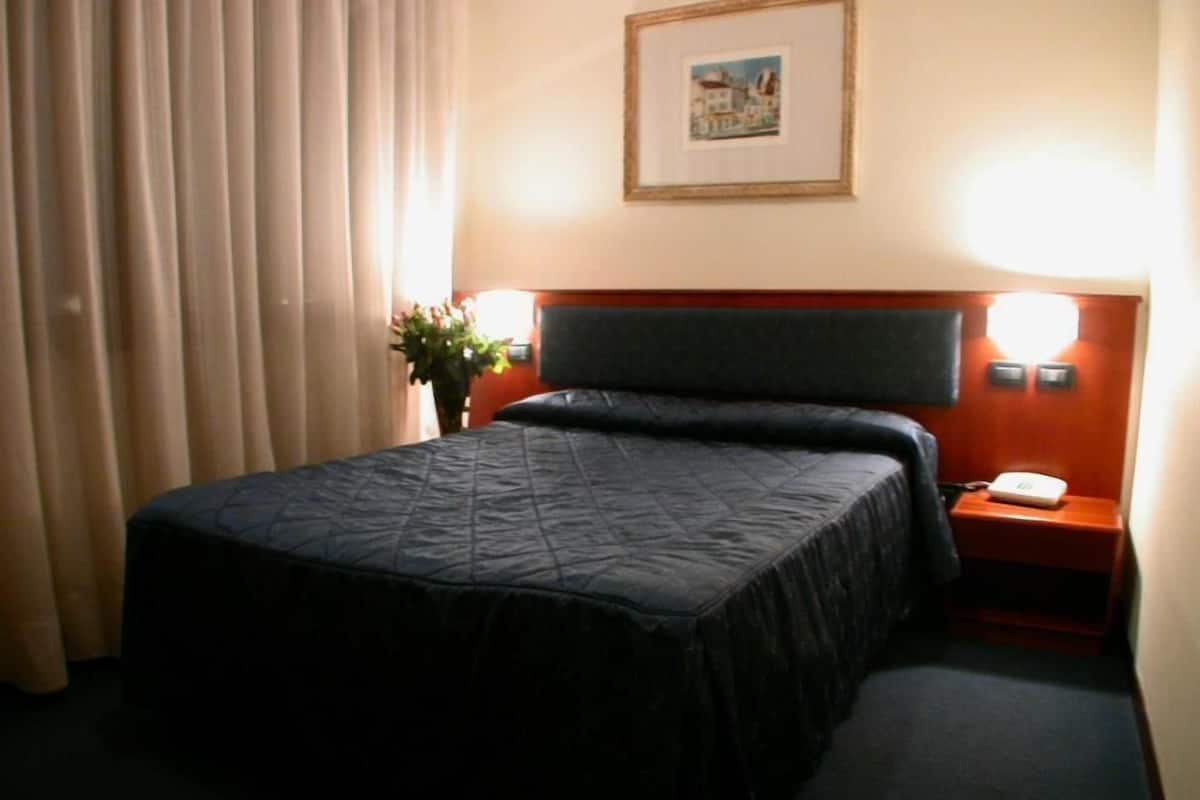 Superior Single Room | Minibar, WiFi (free)