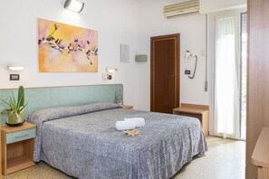 Double Room | In-room safe, desk - Hotel Haway (Cattolica)