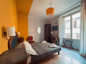 In-room safe, desk, blackout drapes, free WiFi - Hotel Azzi (Florence)