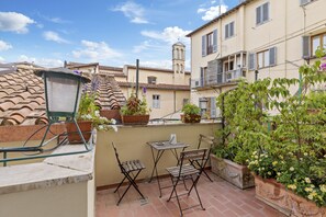 Terrace/patio - Hotel Azzi (Florence)