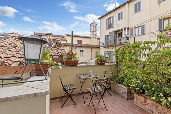 Terrace/patio - Hotel Azzi (Florence)