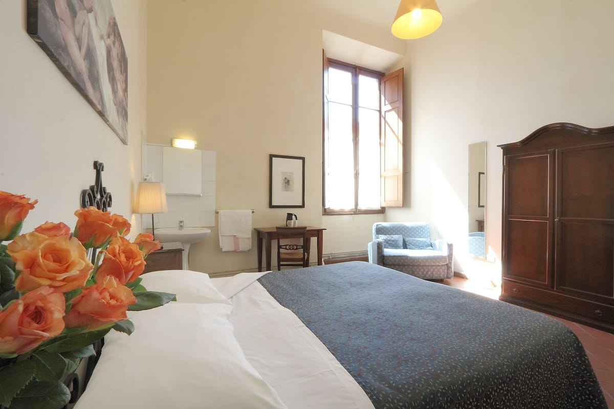 Double Room, Shared Bathroom | In-room safe, desk, blackout curtains, iron/ironing board