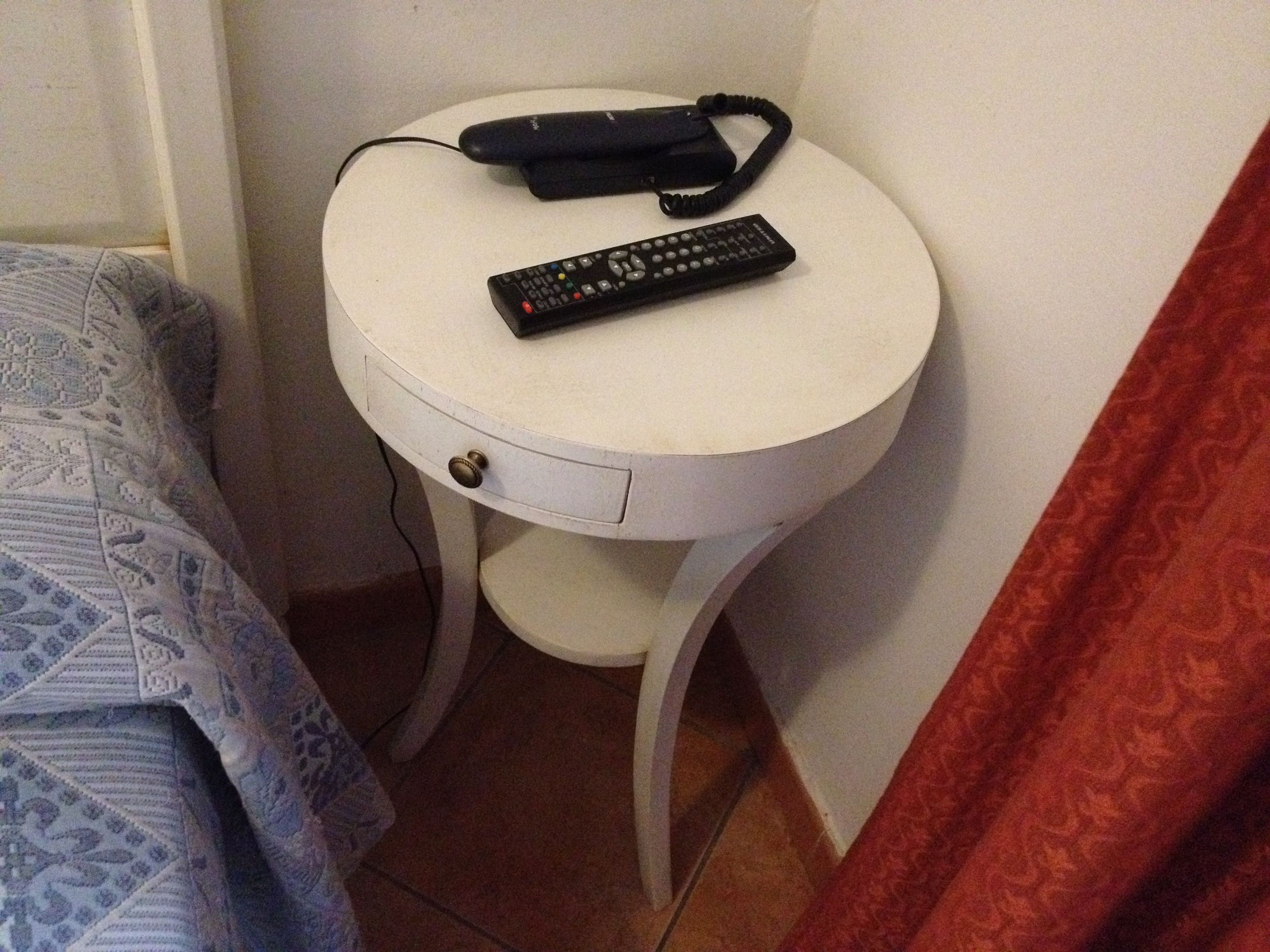 standard double room, ensuite | hypo-allergenic bedding, select comfort beds, desk, soundproofing