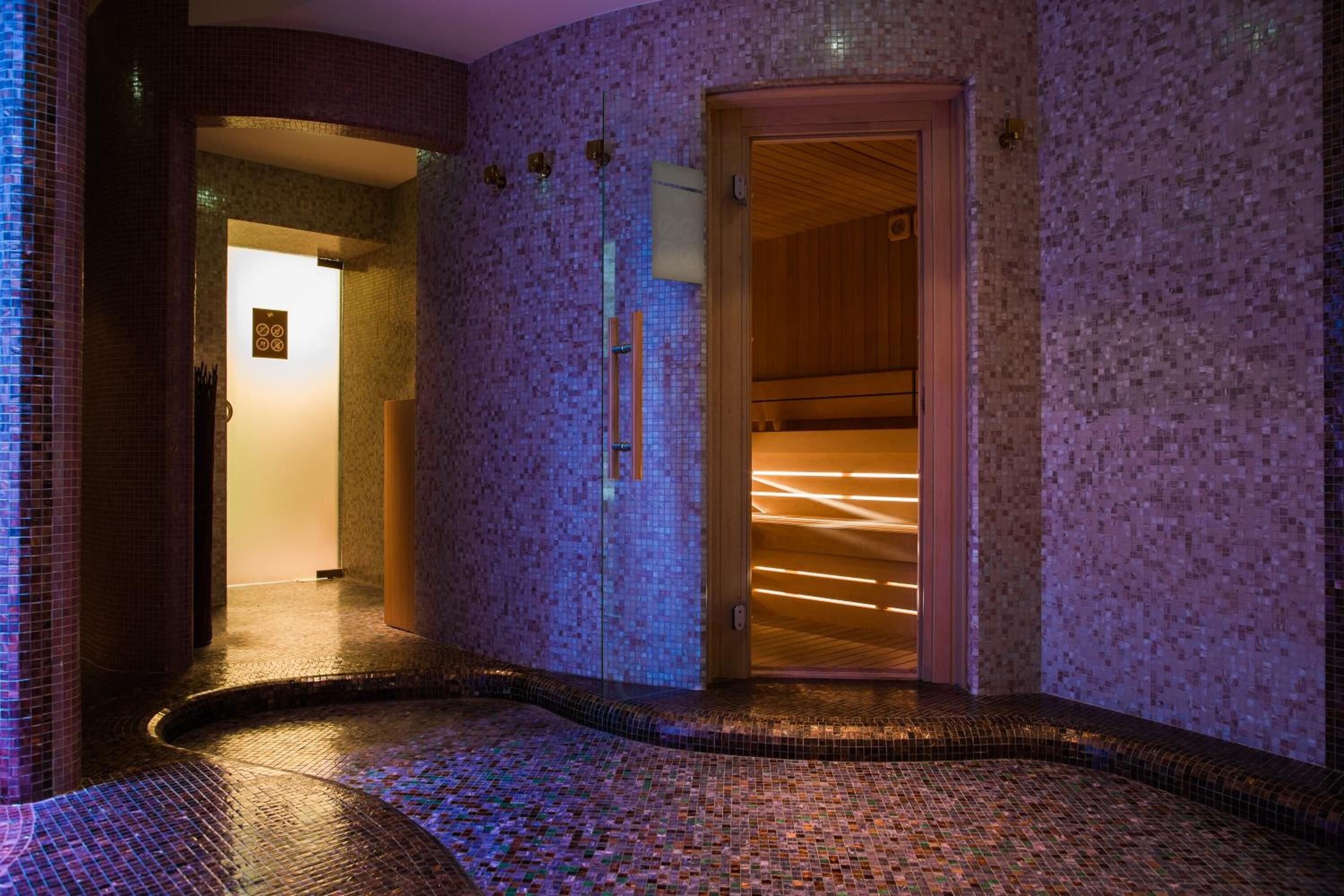 couples treatment room(s), body treatments, hot stone massages