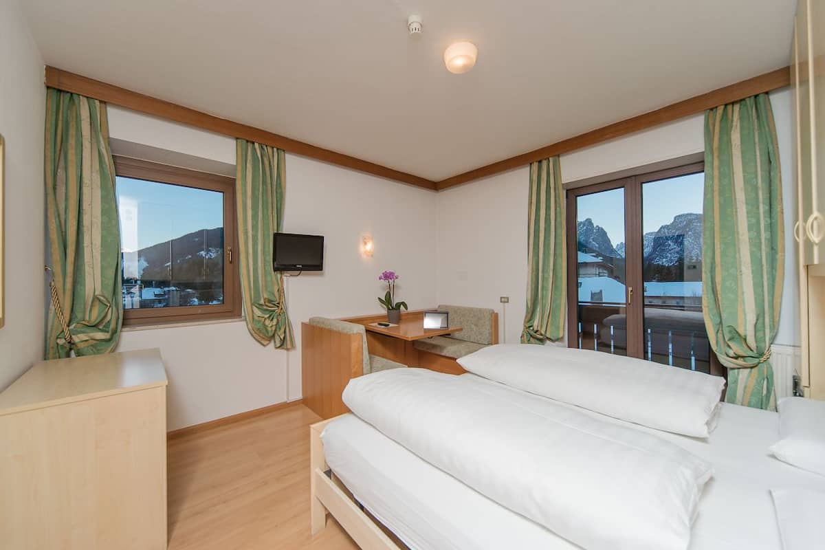 Double Room | Peralatan tempat tidur hipoalergenik, gebar bulu kapas
