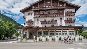 Front of property - Hotel Union (Dobbiaco)