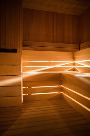 Couples treatment rooms, body treatments, hot stone massages