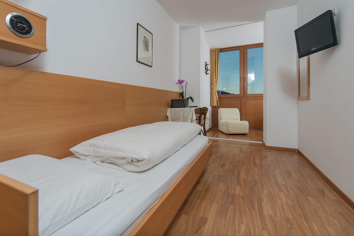 Single Room | Peralatan tempat tidur hipoalergenik, gebar bulu kapas