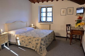 In-room safe, desk, rollaway beds