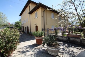 Exterior - Calzaiolo (San Casciano in Val di Pesa)