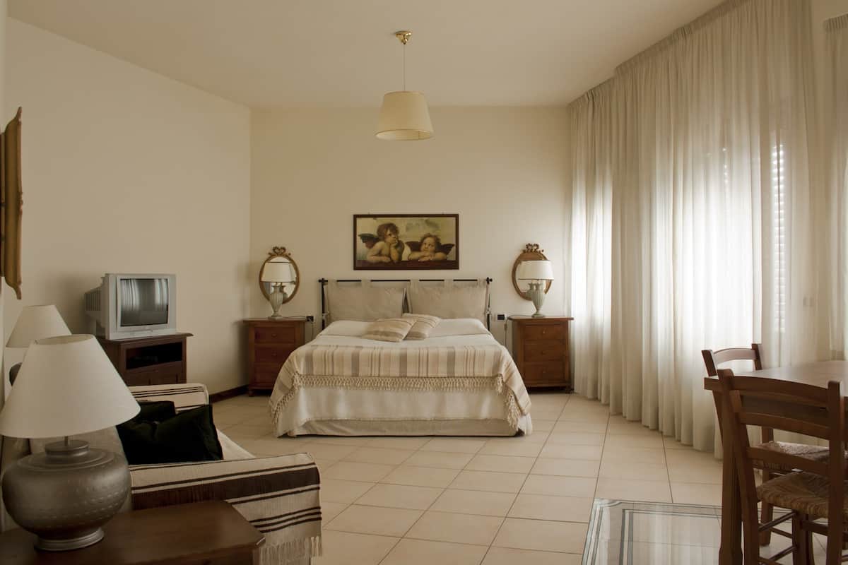 In-room safe, desk, iron/ironing board, free cots/infant beds