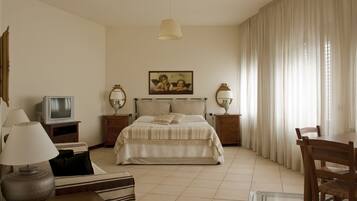 Basic Studio, 1 Bedroom | In-room safe, desk, iron/ironing board, free cots/infant beds