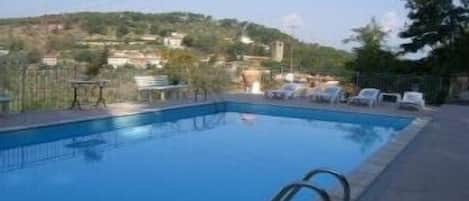 Seasonal outdoor pool