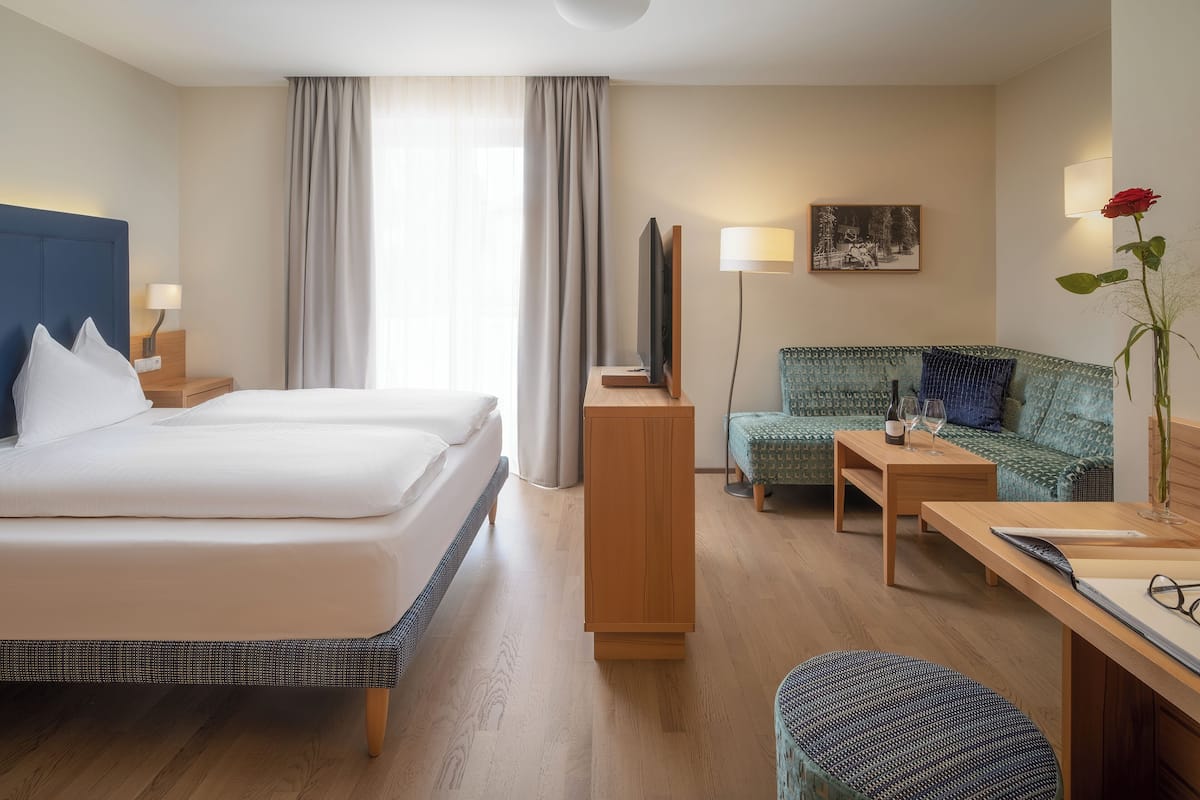 Superior tweepersoonskamer (Bavariette) | Luxe beddengoed, donzen dekbedden, een minibar, een kluis op de kamer