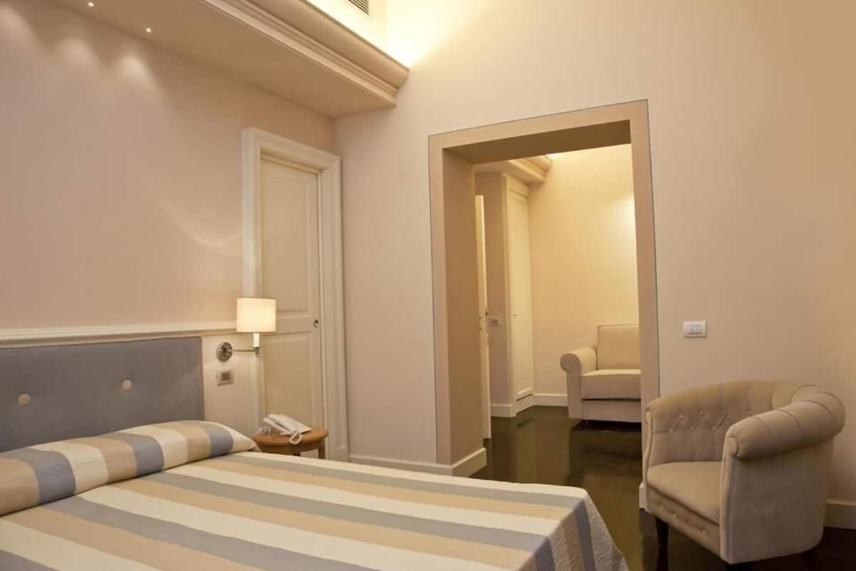 junior suite | 1 bedroom, premium bedding, down duvets, select comfort beds