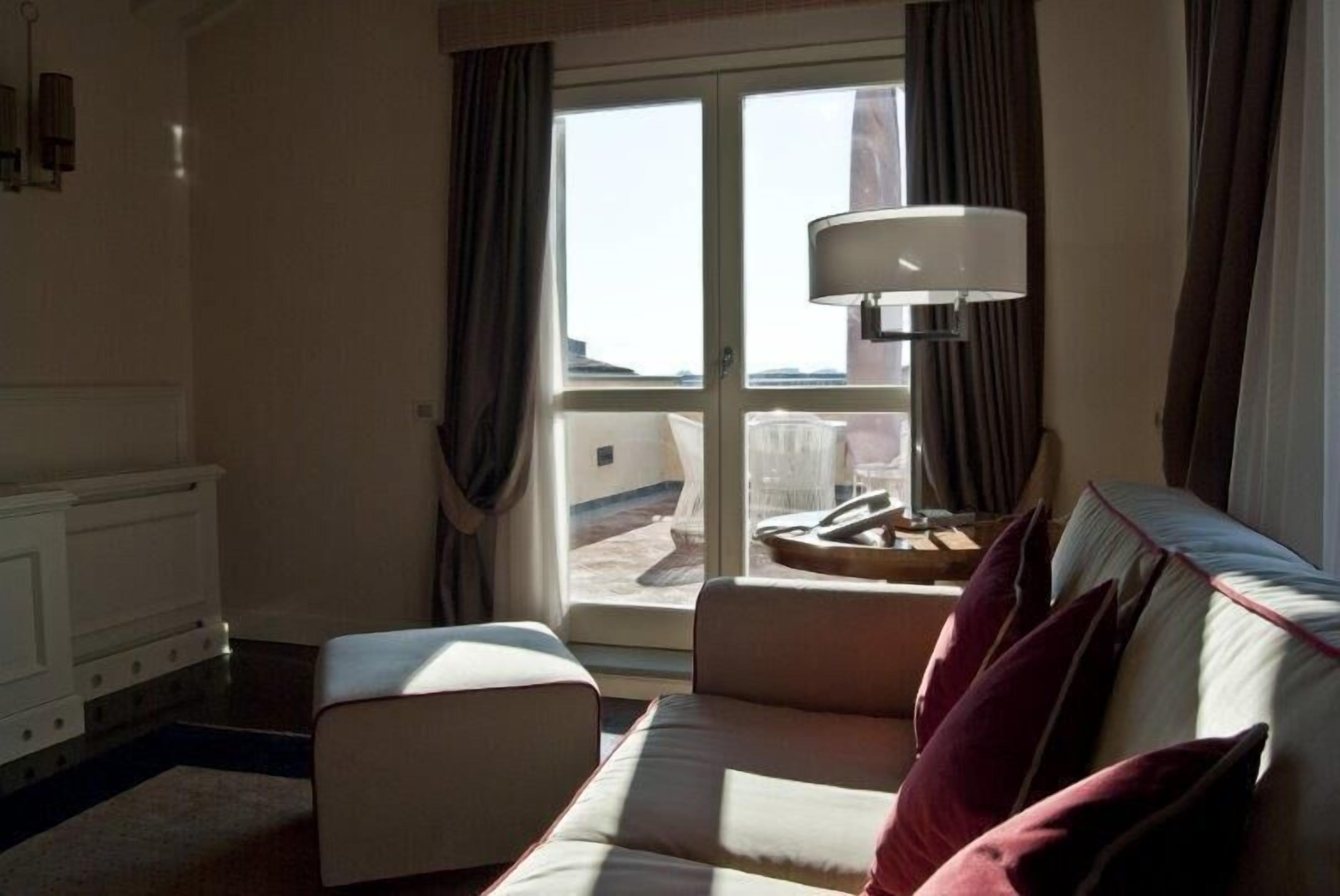 Sengetøy av topp kvalitet, dundyner og senger med Select Comfort-madrass