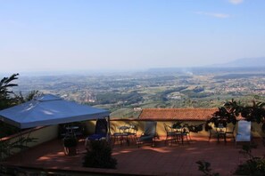 Outdoor dining - Bellavista (Lamporecchio)