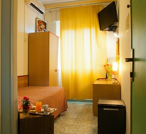 Økonomi-enkeltrom | Italienske Frette-laken, minibar, safe på rommet og wi-fi (inkludert)