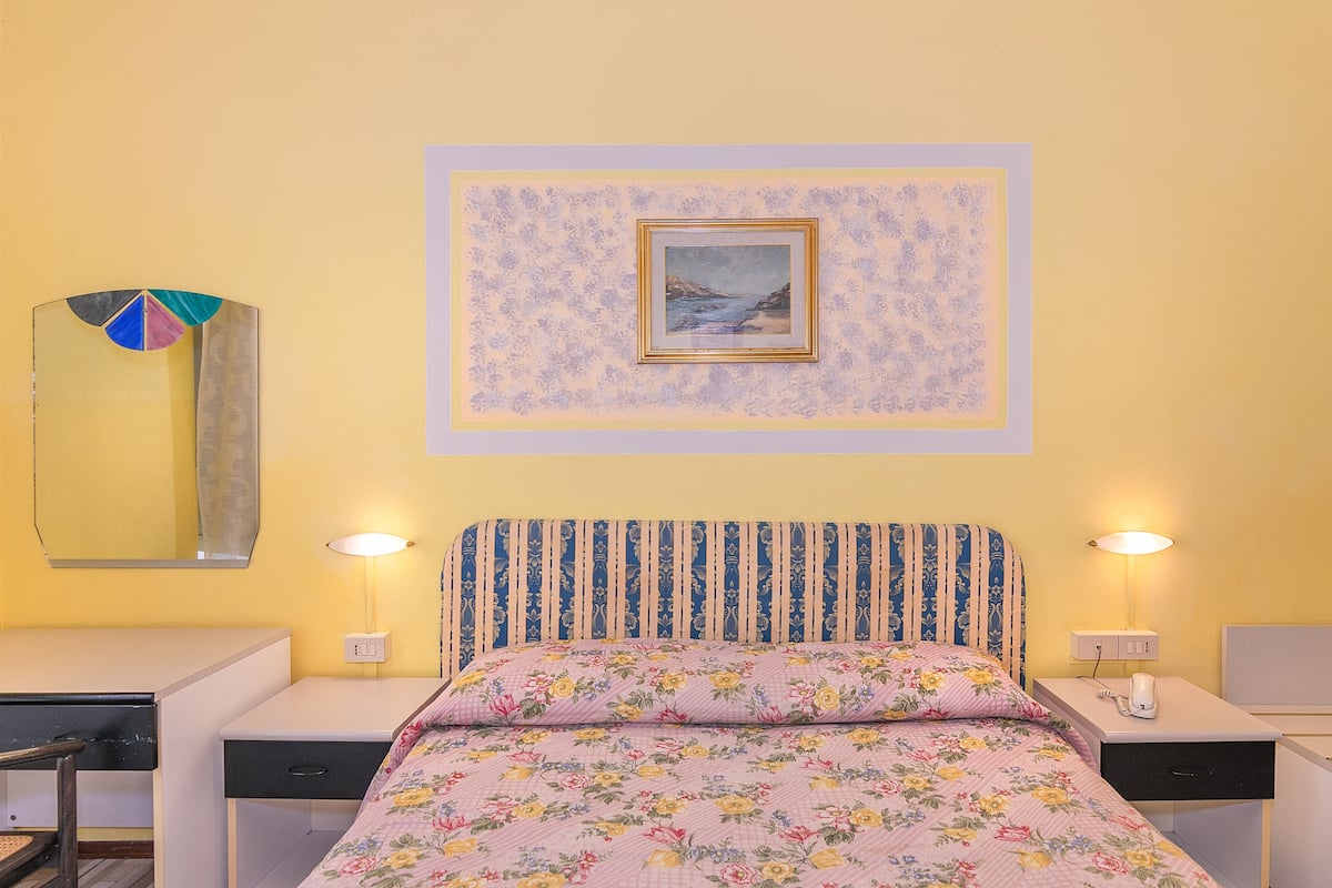 1 slaapkamer, donzen dekbedden, Select Comfort-bedden, een bureau