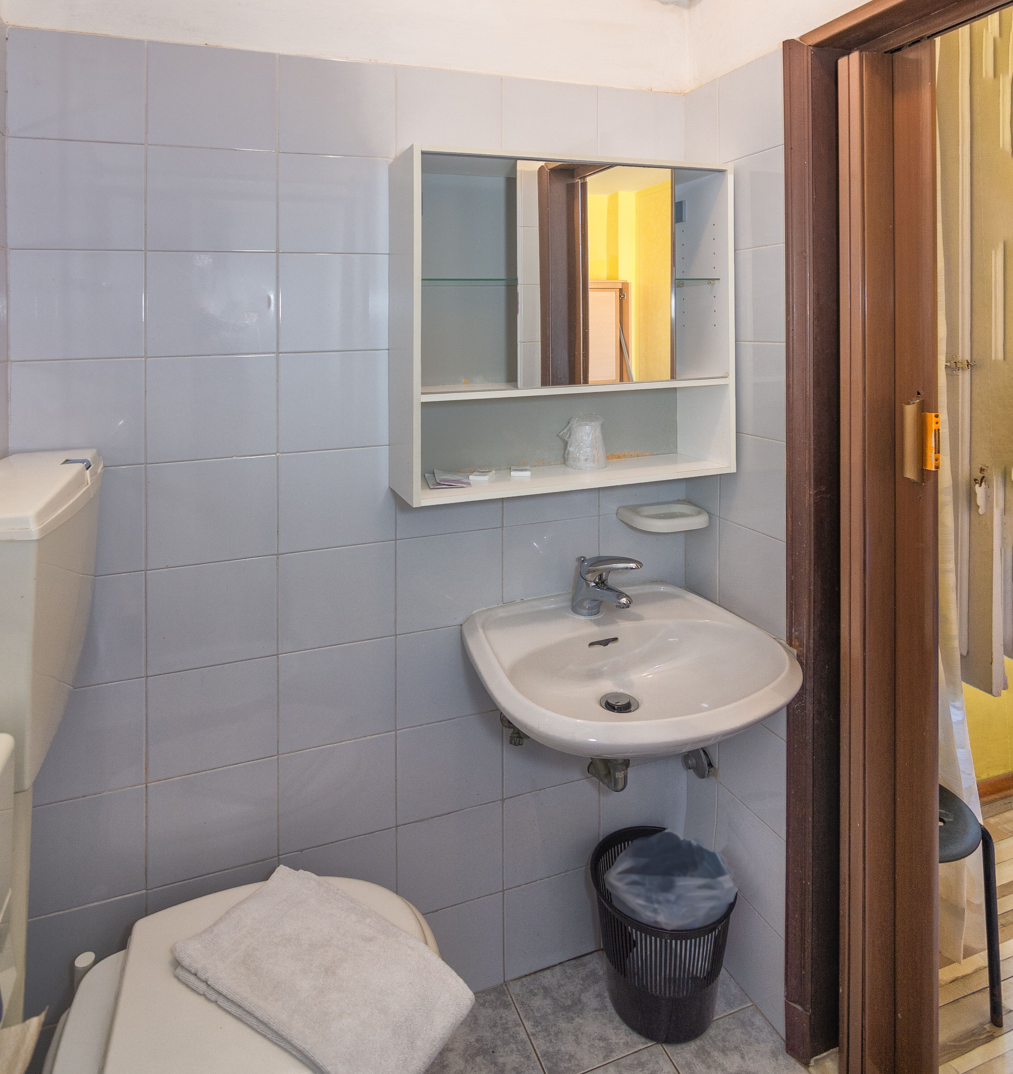 single room | bathroom sink