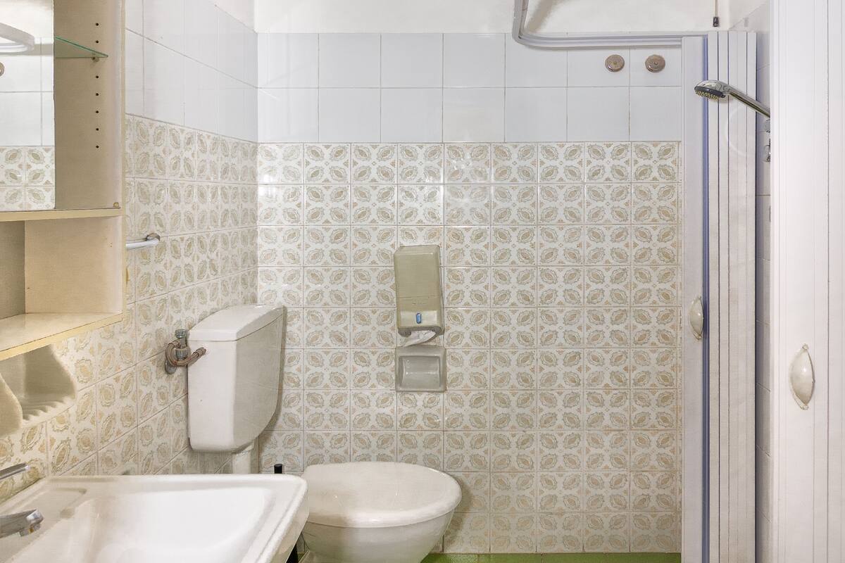 triple room | bathroom shower