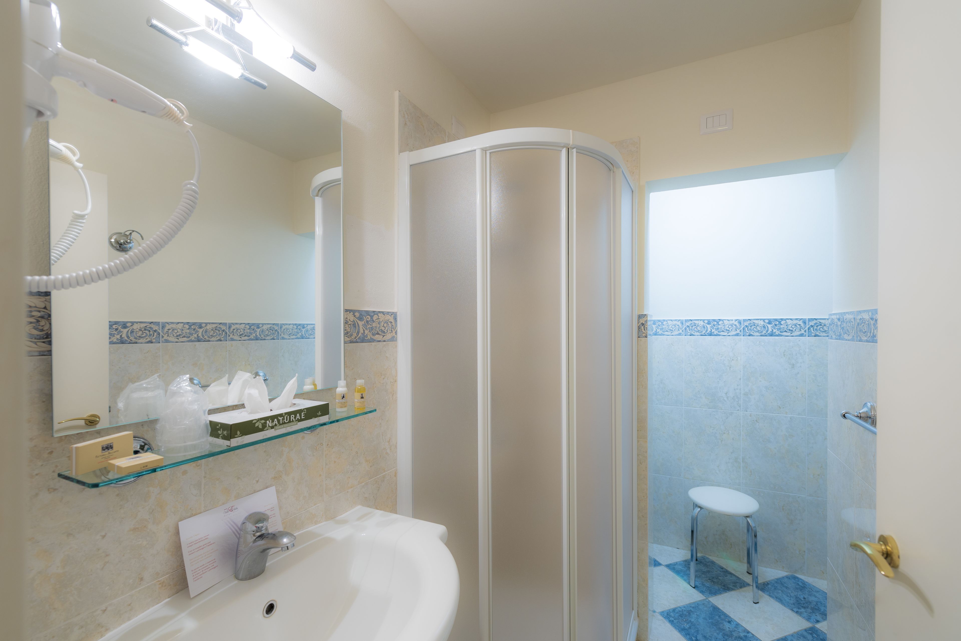 superior double room | bathroom | shower, free toiletries, hair dryer, bidet