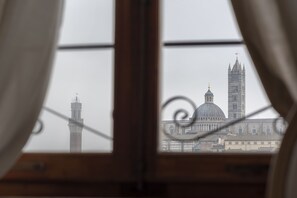 Suite Junior, vue ville | Vue de la chambre