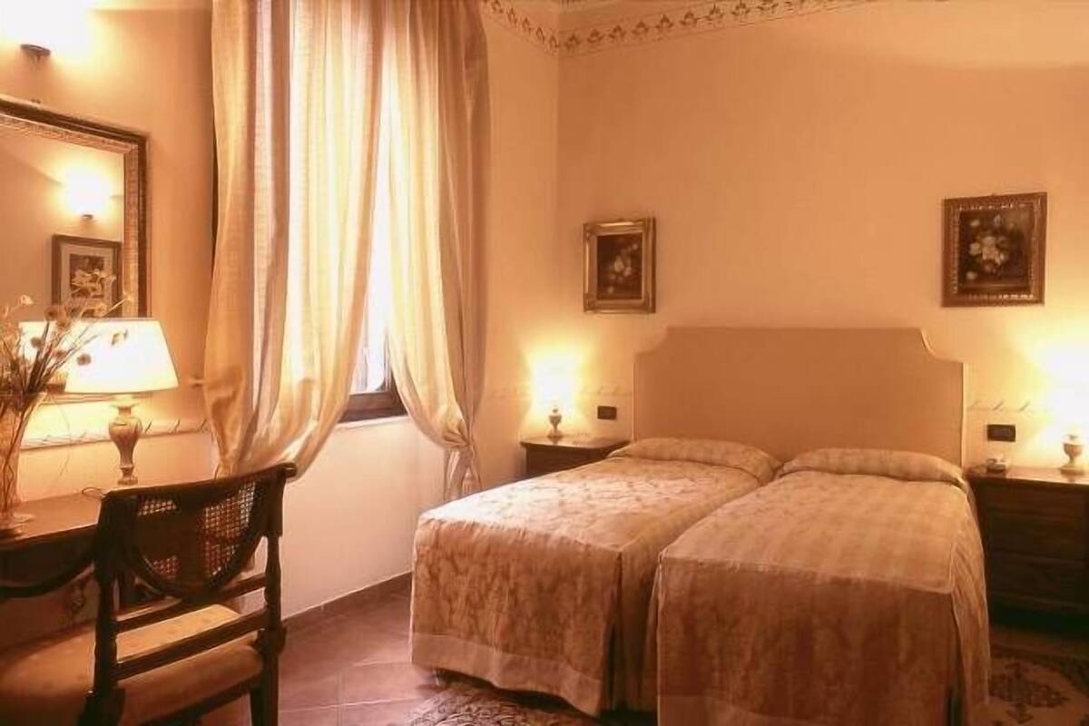 Individually decorated, free WiFi