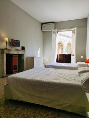 Quadruple Room | Pillowtop beds, in-room safe, individually furnished, desk - La Perla (Siena)