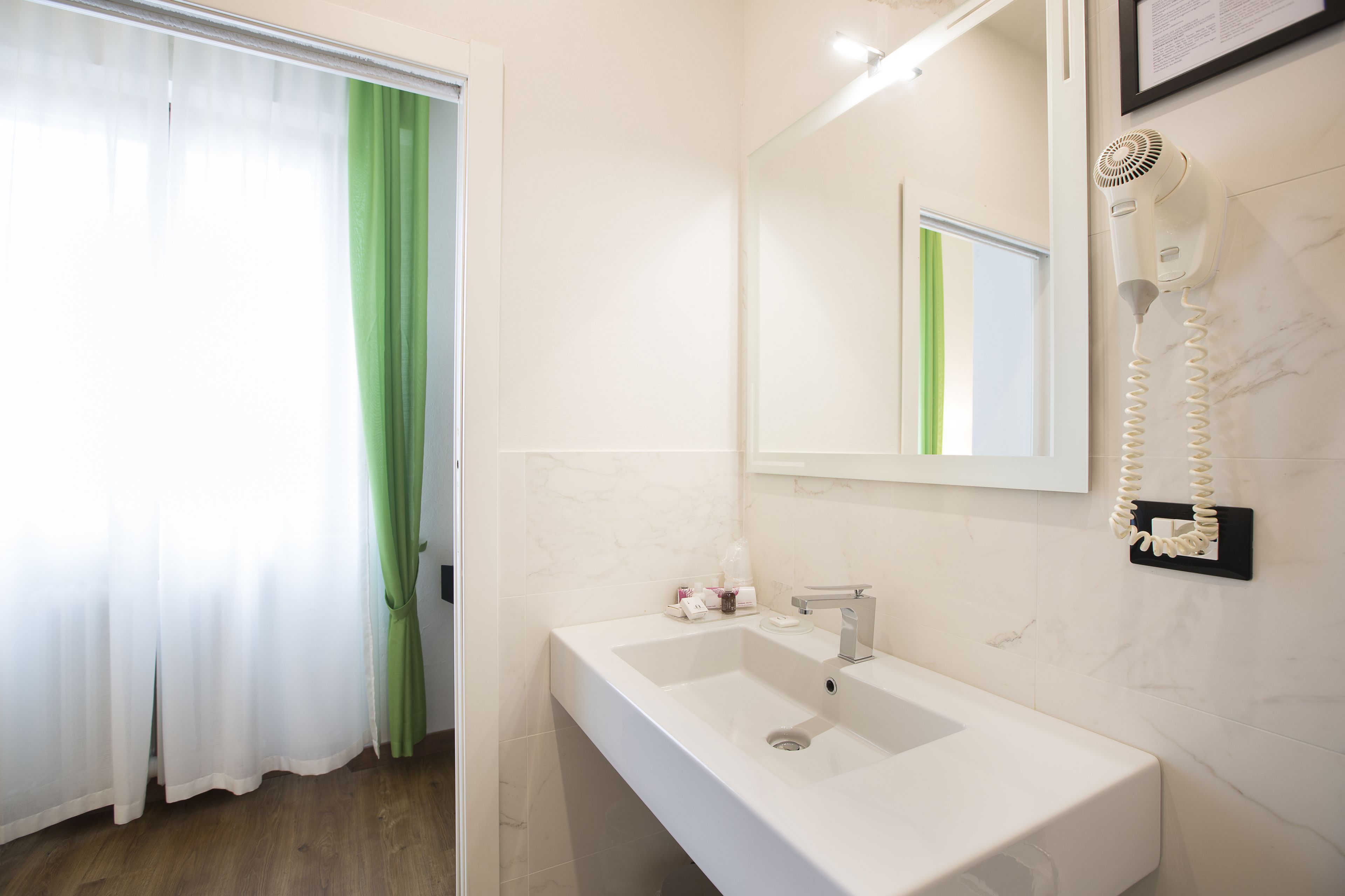 superior double or twin room | bathroom | shower, rainfall showerhead, free toiletries, hair dryer