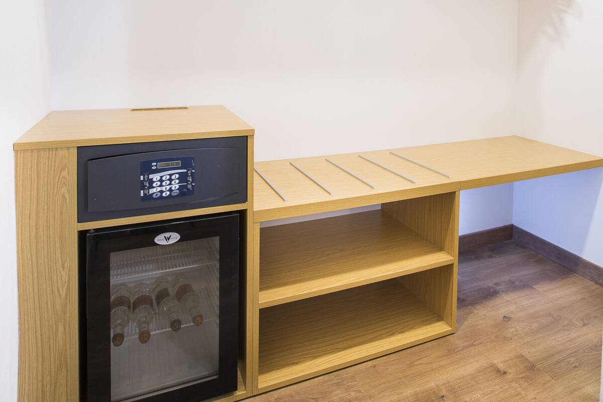 superior double or twin room | safe