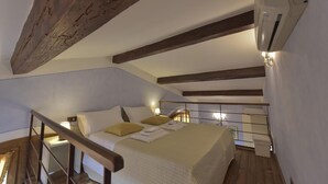 Unclassified image, 3 of 44, button - Sani Tourist House (Florence)