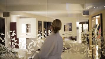 Couples treatment rooms, sauna, hot tub, steam room, body treatments