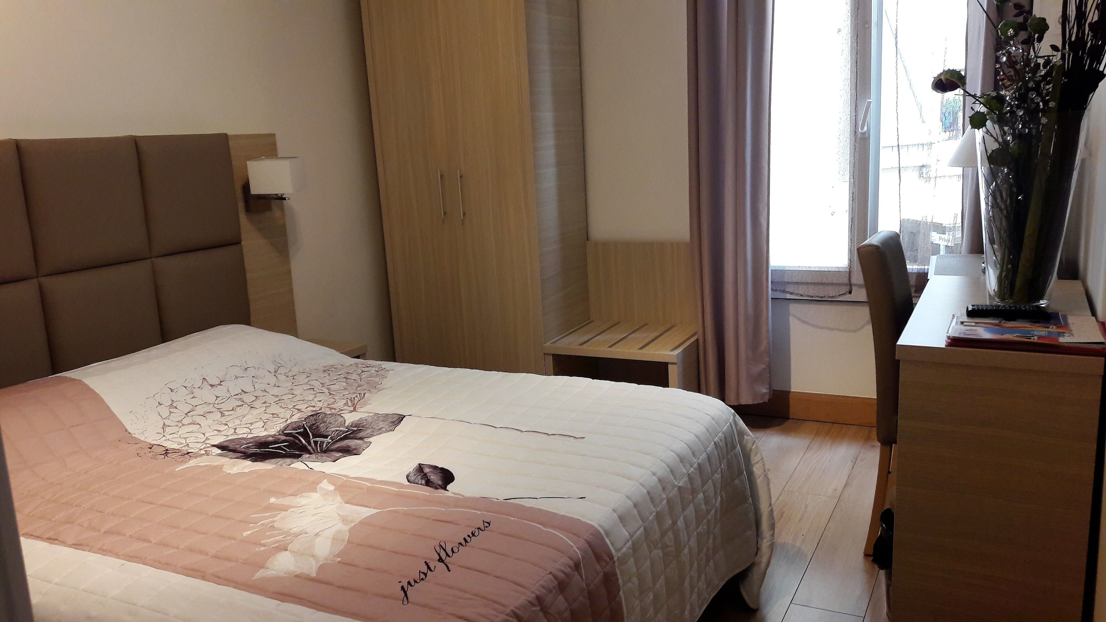 in-room safe, desk, soundproofing, iron/ironing board