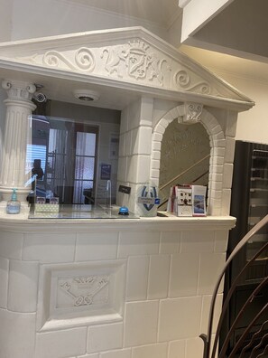 Reception - Hotel Lutetia (Cannes)