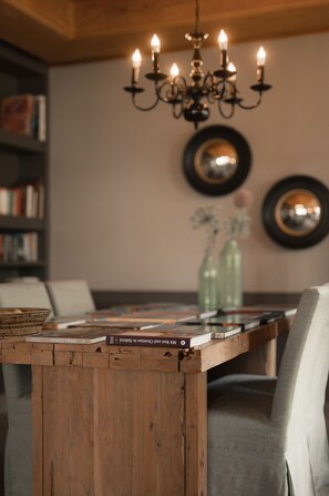 Library - Pollinger (Merano)