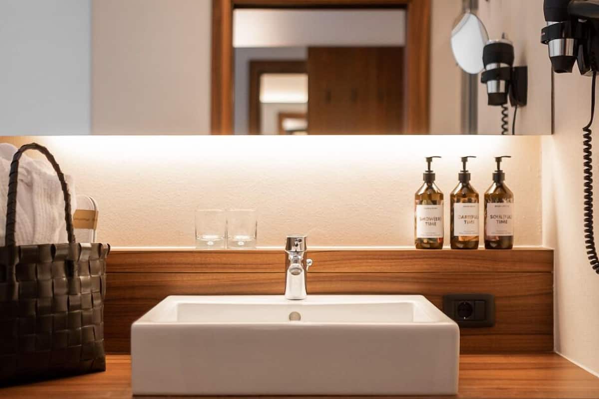 double room | bathroom | shower, free toiletries, hair dryer, bathrobes