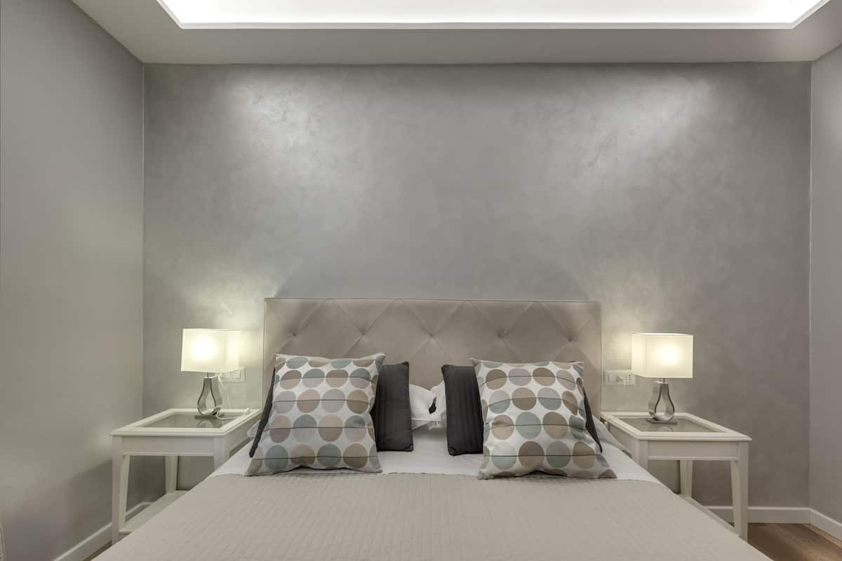 1 kamar tidur, selimut bulu angsa, dan didekorasi berbeda-beda